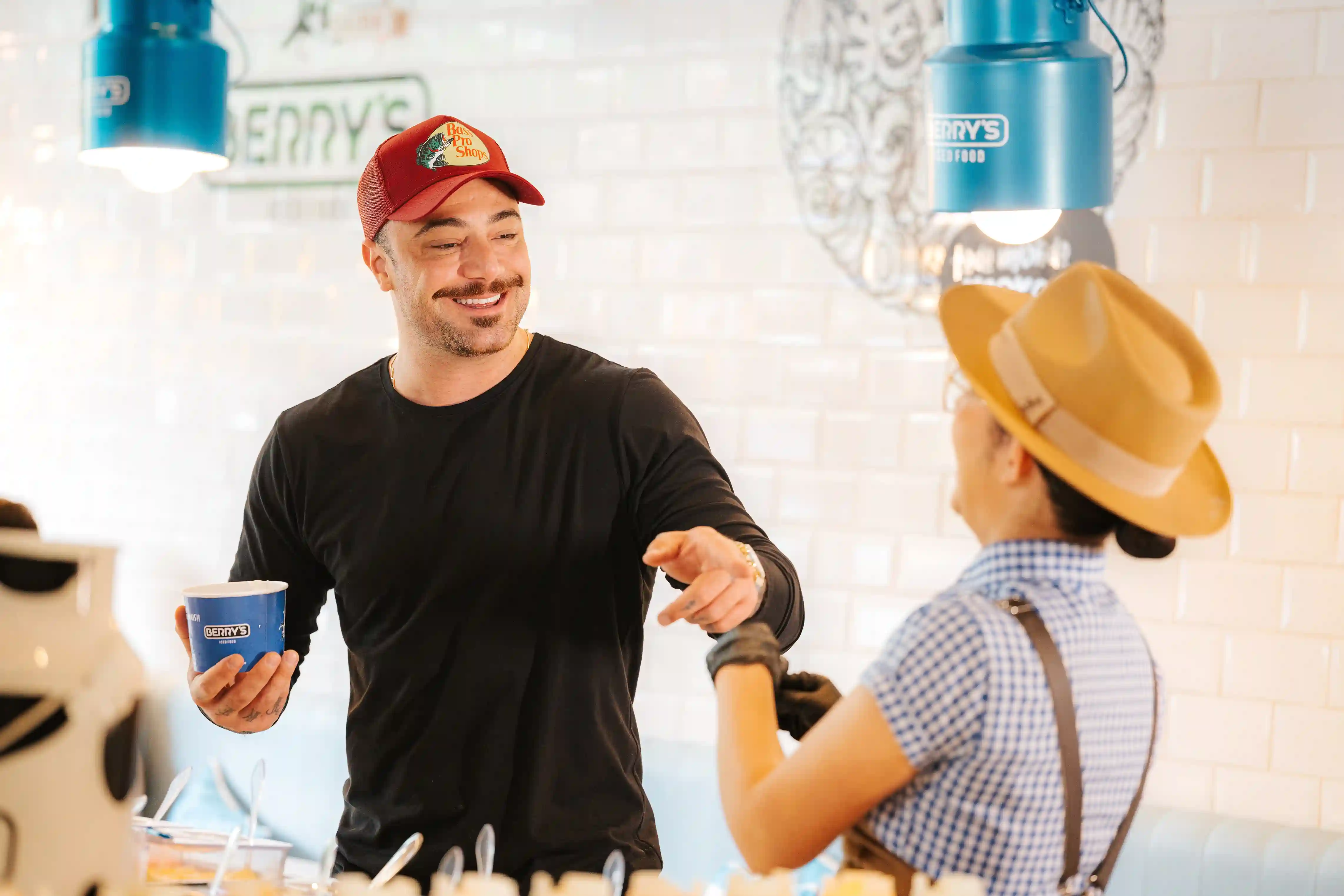 Petit gâteau com sorvete artesanal na Sorveteria Berry's Foz do Iguaçu